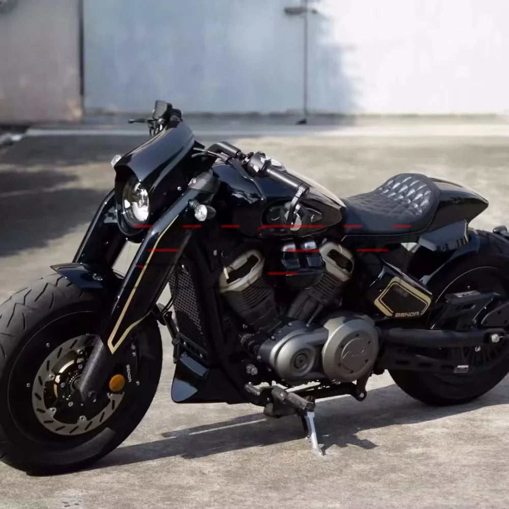 Cache-phare avant type “pig head”